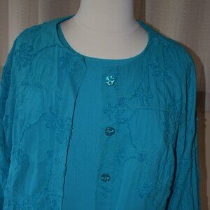 Woman's 2X  2 piece blouse and tank top set